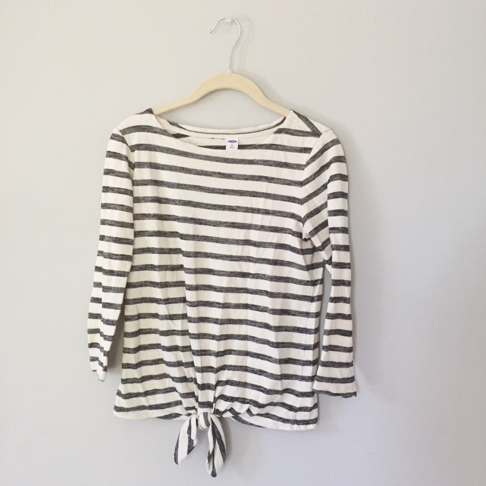 ✨ 3 for $10 moving sale! striped tie top